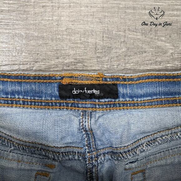 Daisy Fuentes Denim Mini Skirt Size 6 - Picture 2 of 5